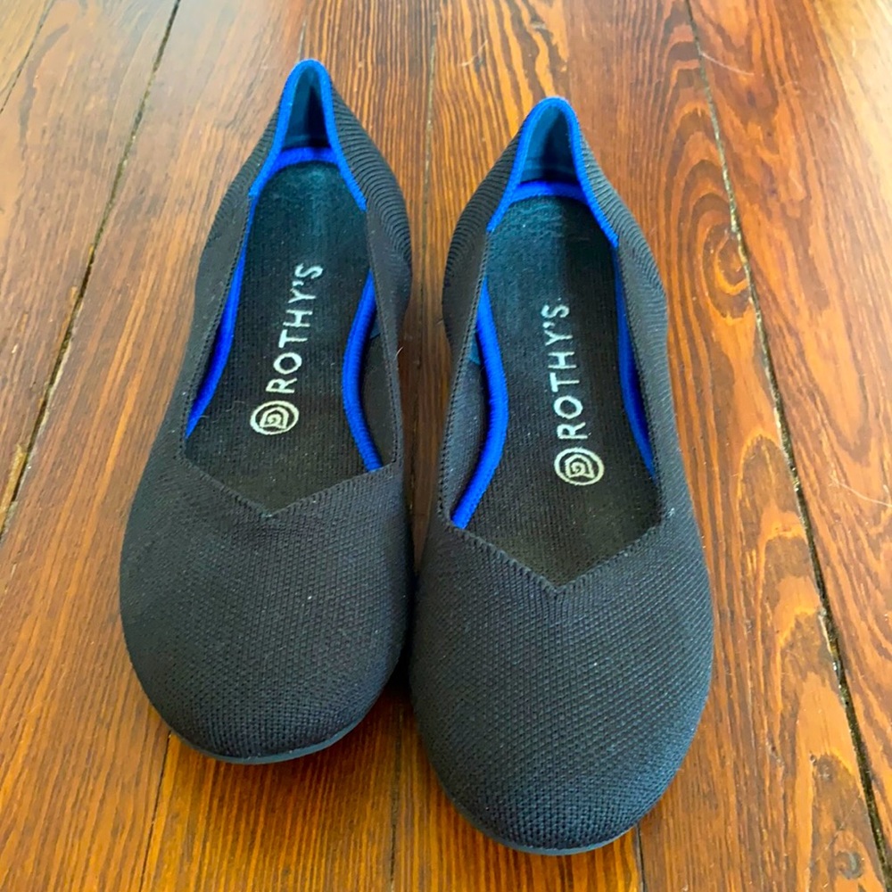 Rothy’s black solid flats